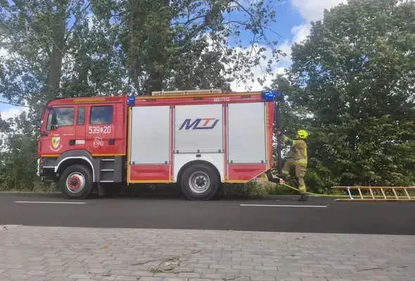 Uwięziony pies w studni — interwencja OSP Stara Dąbrowa