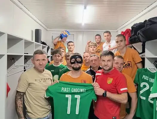Pucharowa lekcja futbolu. Porażka 0:7, ale ważne wsparcie dla Nikodema