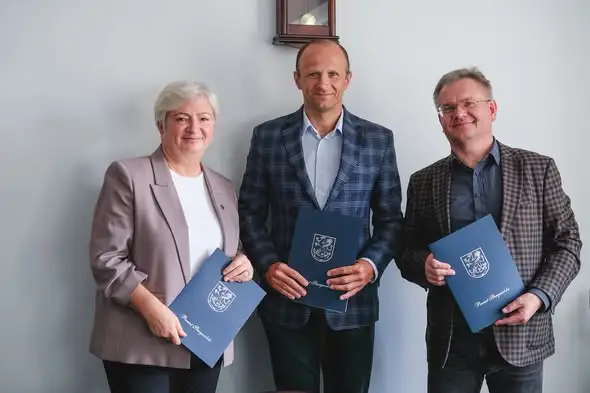 Powiat Stargardzki: umowa na modernizację drogi Wiechowo – Sulino podpisana