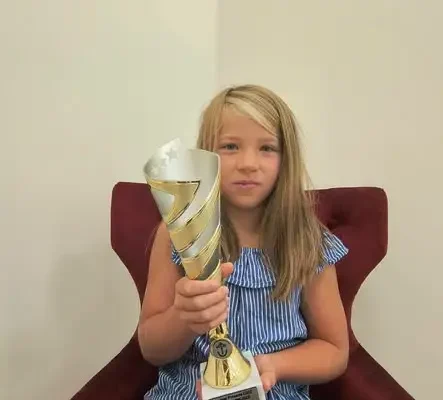 Daria Rybicka – młoda żeglarka z klasy 2A z sukcesami w regatach Optimist