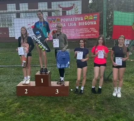 Biegi przełajowe w Dobrej: sukces uczniów SP1 Stargard