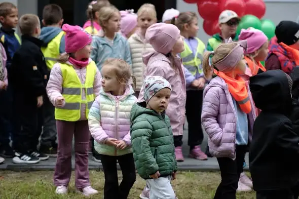 Nowa sala sportowa w Marianowie oficjalnie otwarta – z ceremoniałem olimpijskim i pierwszym rzutem do kosza