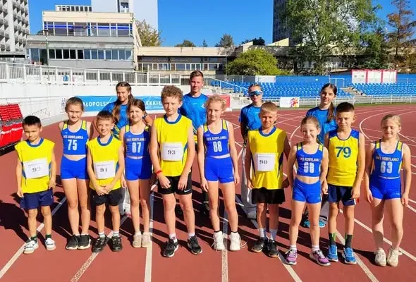 Młodzi lekkoatleci z UKS Kobylanka przywieźli medale z Mistrzostw Małopolski U10 i U12