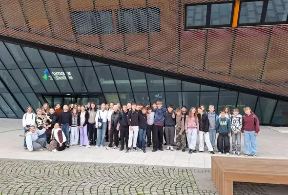 Uczniowie klasy 5 ze Stargardu odkrywali naukę w Morskim Centrum Nauki w Szczecinie
