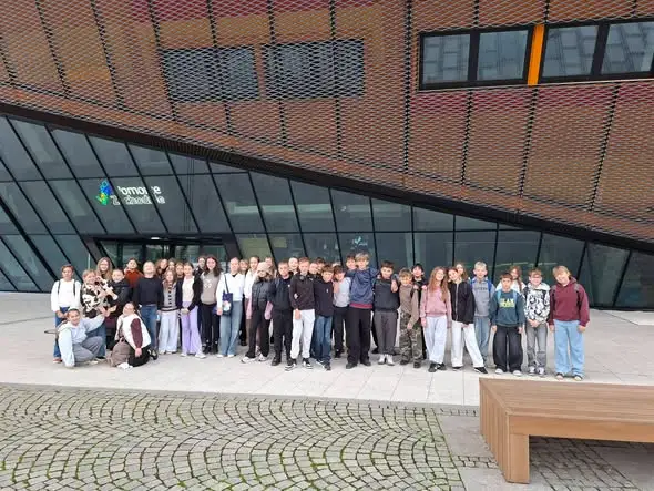 Uczniowie klasy 5 ze Stargardu odkrywali naukę w Morskim Centrum Nauki w Szczecinie