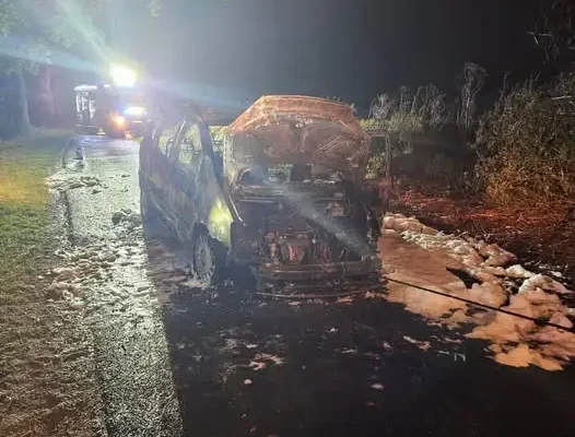 Interwencje OSP Chociwel: fałszywy alarm i pożar auta pod Oświnem