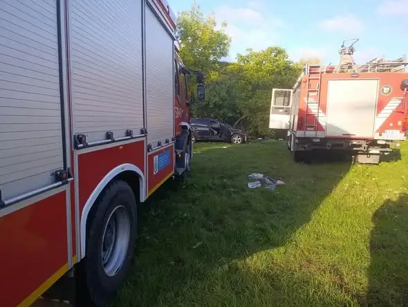 Dachowanie na ulicy Kolejowej w Dolcach. Kierująca opuściła pojazd o własnych siłach