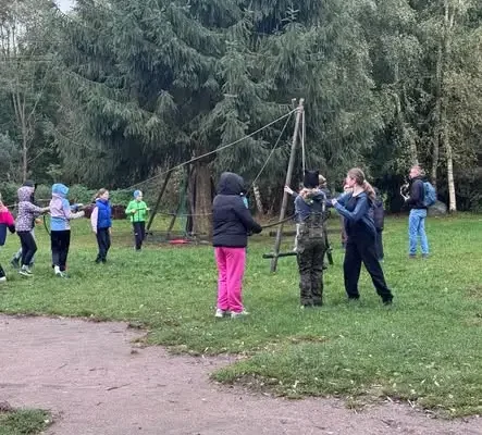 Uczniowie ze Stargardu na poligonie Kajtur – integracja przez wyzwania