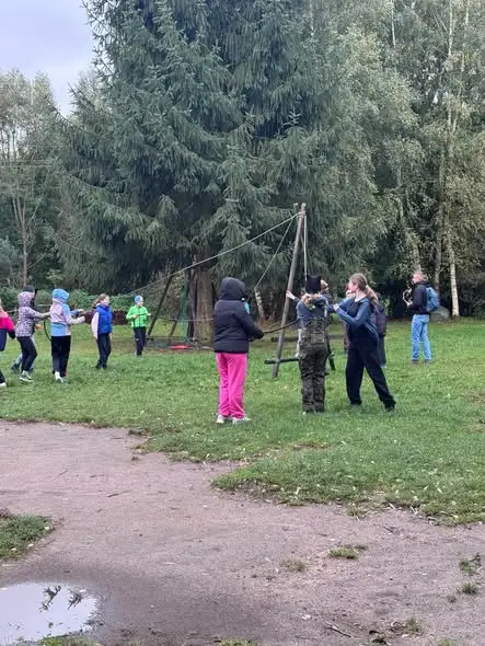 Uczniowie ze Stargardu na poligonie Kajtur – integracja przez wyzwania