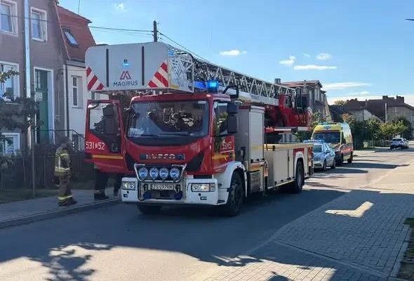 Pożar sadzy w kominie w Chociwlu. Czujka czadu ostrzegła mieszkańców
