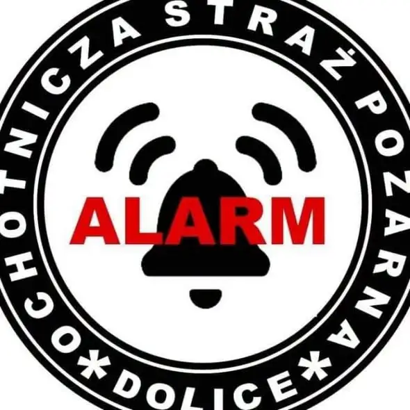 Pożar sadzy w kominie w Dolicach. Akcja strażaków z OSP Dolice i JRG Stargard