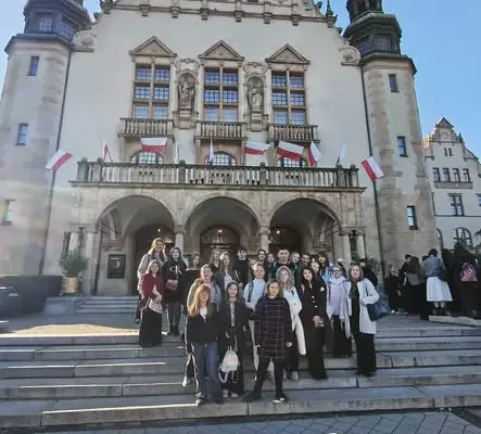Młodzi skrzypkowie z PSM i OSM inspirują się na żywo występami uczestników Konkursu Wieniawskiego