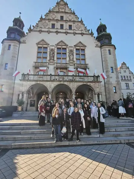 Młodzi skrzypkowie z PSM i OSM inspirują się na żywo występami uczestników Konkursu Wieniawskiego