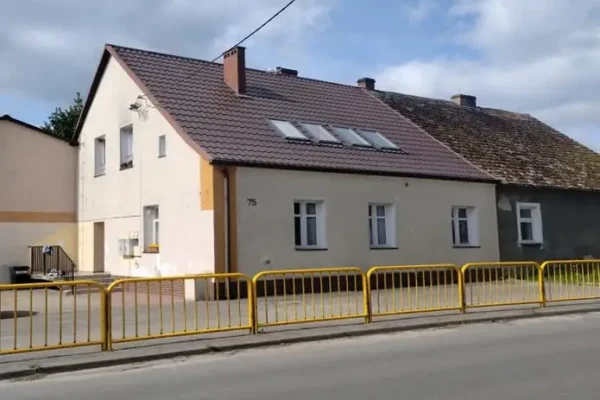 Gmina Suchań sprzedaje lokal mieszkalny w Brudzewicach – cena wywoławcza 111 948 zł