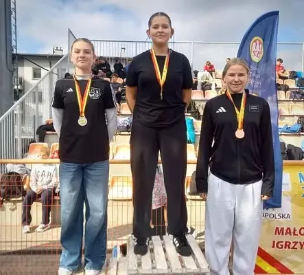 Lekkoatleci z UKS Kobylanka z medalami mistrzostw Małopolski w Tarnowie