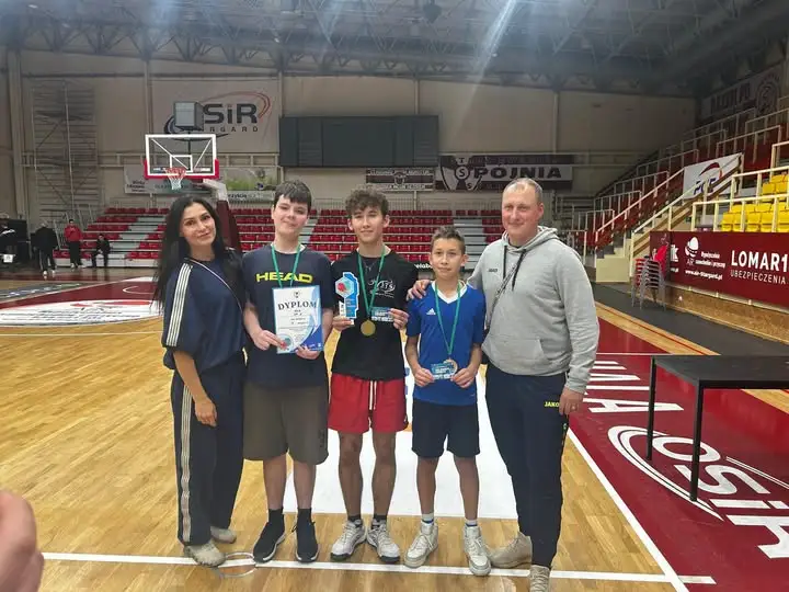 SP 1 Stargard mistrzem powiatu w tenisie stołowym chłopców
