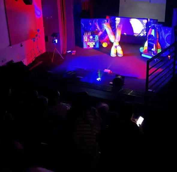 Uczniowie „Dziesiątki” odkrywali kosmos w Stargardzkim Centrum Kultury