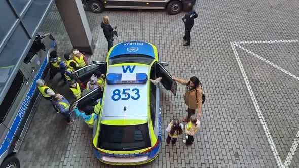 Uczniowie „piątki” odwiedzili stargardzką komendę policji