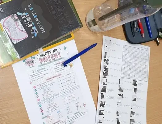 Code Week w matematyce: uczniowie klas 7a i 7c odkrywali zakodowany obrazek