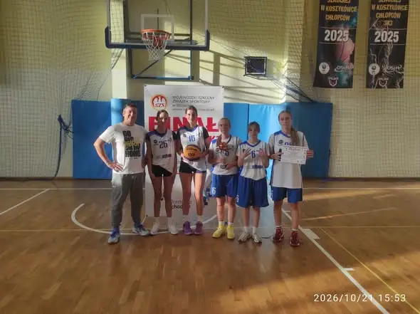 SP6 ze Szczecina w czołówce województwa w koszykówce 3×3 dziewcząt
