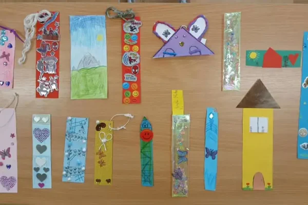 Trzecia klasa z SP2 Stargard tworzyła własne zakładki do książek